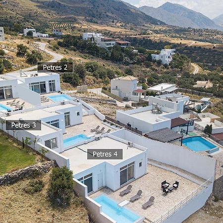 פלאקיאס Petres Villas מראה חיצוני תמונה