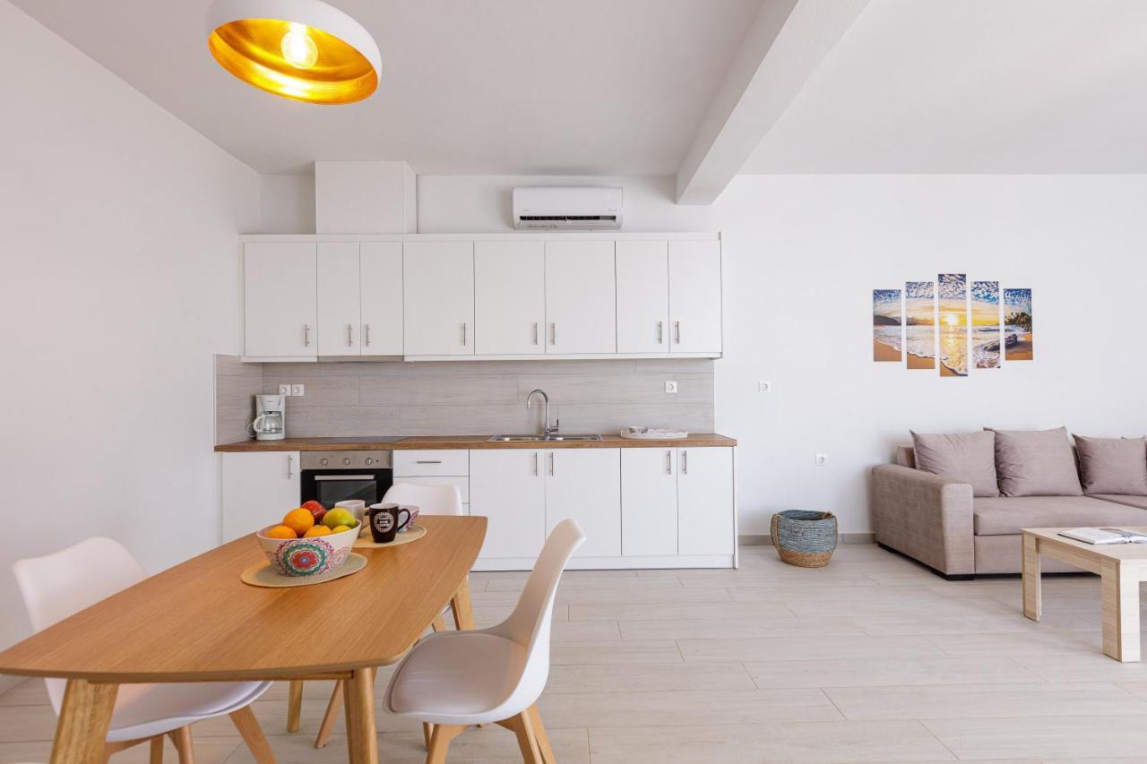 פלאקיאס Petres Villas מראה חיצוני תמונה