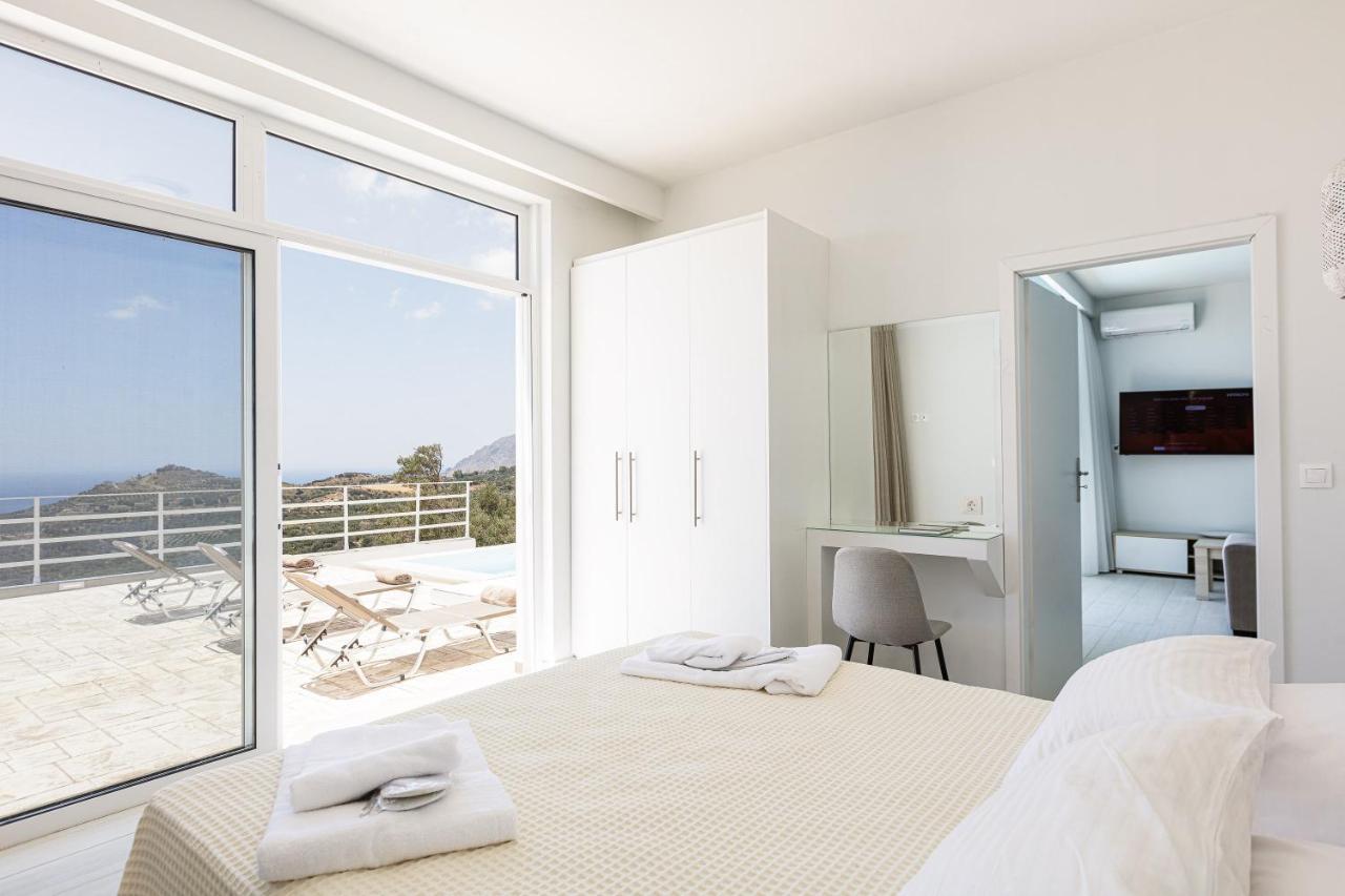 פלאקיאס Petres Villas מראה חיצוני תמונה